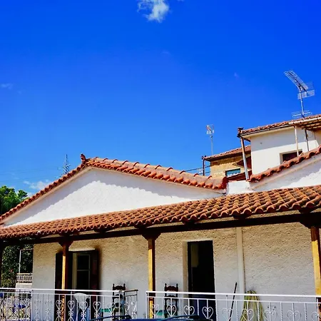 Village House Peloponnese * Ejo